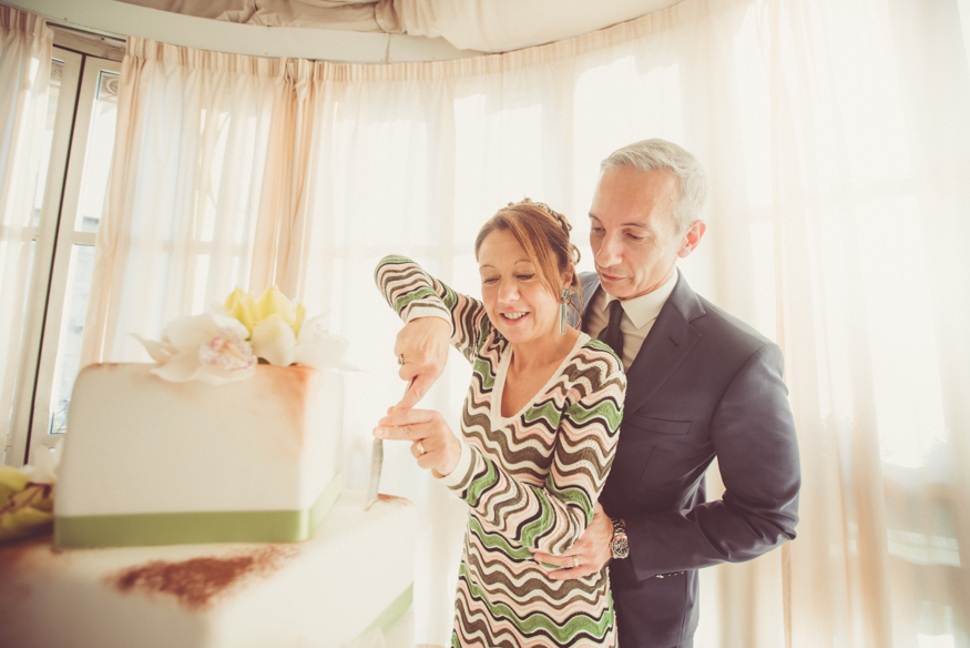 taglio torta sposi matrimonio principe di piemonte viareggio