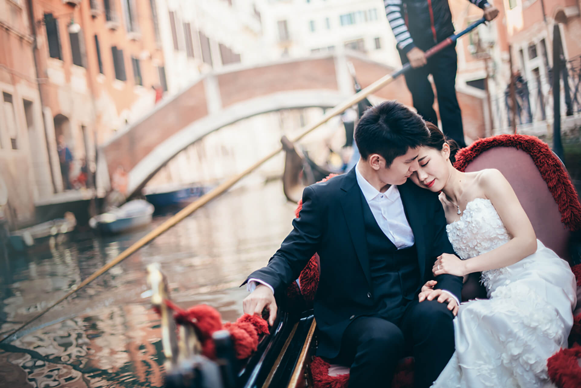 sposi in gondola a venezia